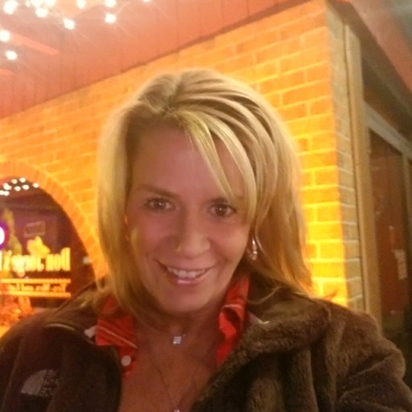Poshmark profile picture for @seasoned